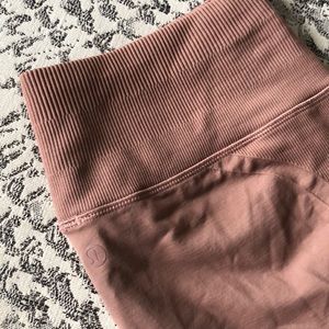 Lululemon Rose colour tights